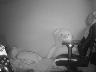 voyeurcam-sexy-little-ana-01