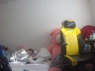 voyeurcam-sexy-little-ana-01