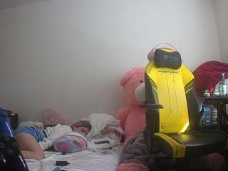voyeurcam-sexy-little-ana-01