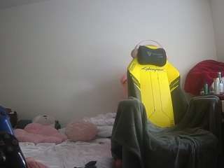 voyeurcam-sexy-little-ana-01