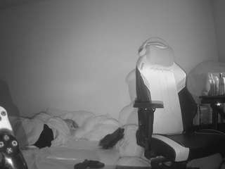 voyeurcam-sexy-little-ana-01
