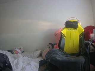 voyeurcam-sexy-little-ana-01