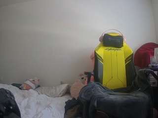 voyeurcam-sexy-little-ana-01
