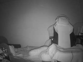 voyeurcam-sexy-little-ana-01