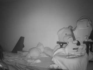 voyeurcam-sexy-little-ana-01