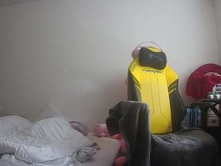 voyeurcam-sexy-little-ana-01