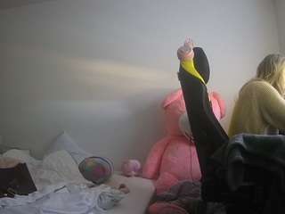 voyeurcam-sexy-little-ana-01