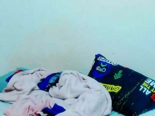 CocoFlames75 live webcam show