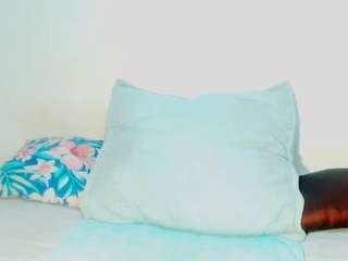 Live cam show with CocoFlames75