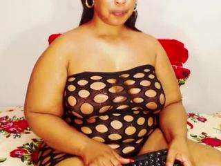 divinebooty93 from camsoda