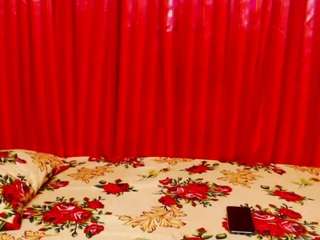 divinebooty93 live webcam show