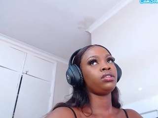LusciousLipsT