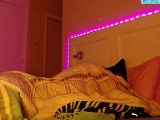lusciouslipst's live room