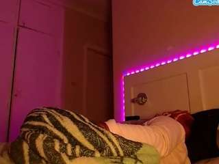 lusciouslipst's live room