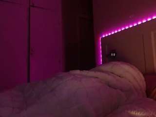 lusciouslipst live webcam show