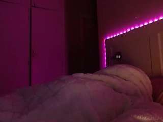lusciouslipst live webcam show