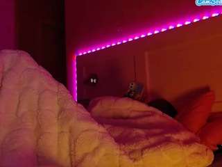 lusciouslipst live webcam show