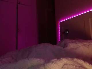 lusciouslipst live webcam show