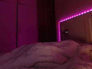 lusciouslipst live webcam show