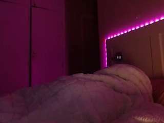 lusciouslipst live webcam show