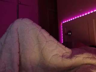 lusciouslipst live webcam show