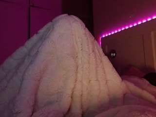 lusciouslipst live webcam show