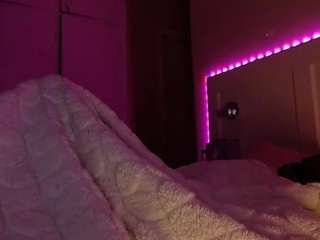 lusciouslipst live webcam show