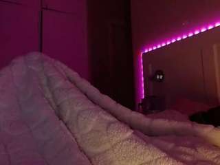 lusciouslipst live webcam show