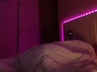 lusciouslipst live webcam show