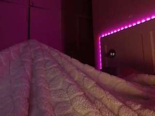 lusciouslipst live webcam show