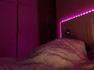 lusciouslipst live webcam show