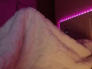 lusciouslipst live webcam show