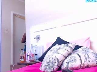 lusciouslipst live webcam show