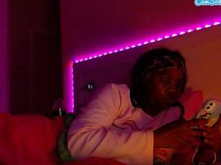 lusciouslipst live webcam show