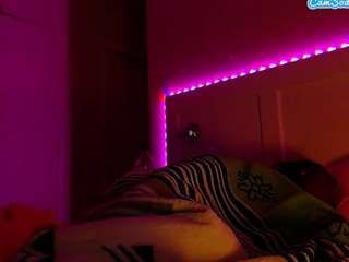 lusciouslipst live webcam show