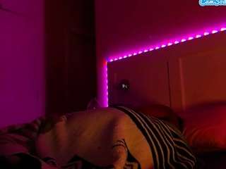 lusciouslipst live webcam show