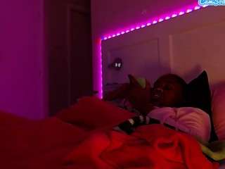 lusciouslipst's live room
