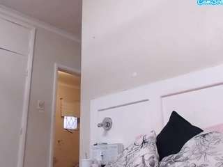 lusciouslipst live webcam show