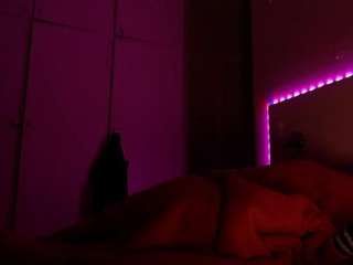 lusciouslipst live webcam show