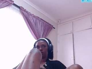 lusciouslipst live webcam show