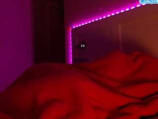 lusciouslipst live webcam show