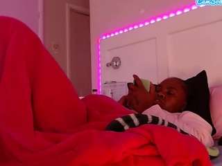 lusciouslipst live webcam show