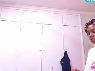 lusciouslipst live webcam show