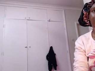 LusciousLipsT live webcam show