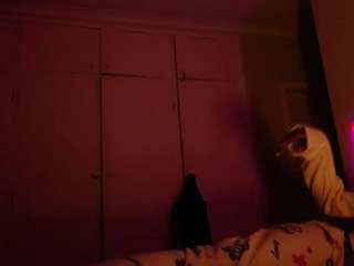 LusciousLipsT live webcam show