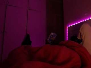 LusciousLipsT live webcam show
