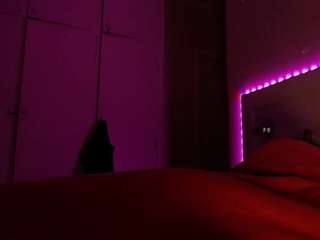 LusciousLipsT live webcam show