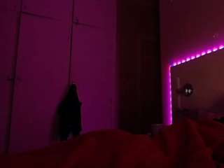 LusciousLipsT live webcam show