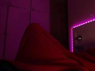 LusciousLipsT live webcam show