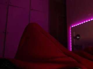 LusciousLipsT live webcam show